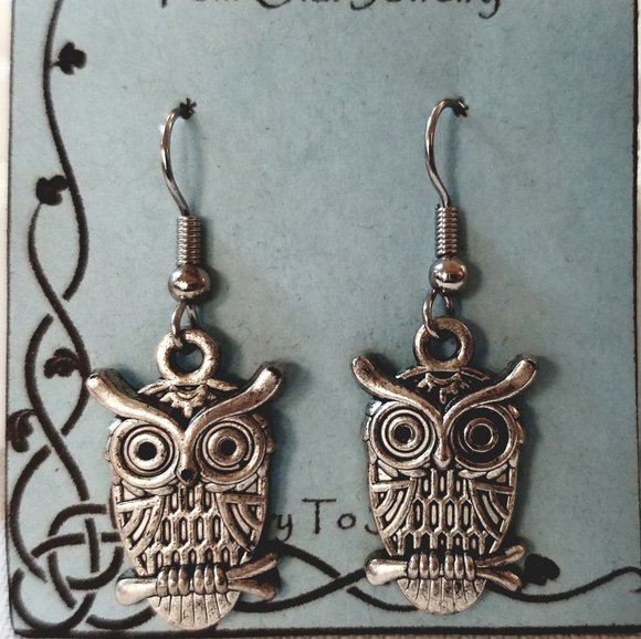 Wise Old Owl Earrings - Picture 1 of 1